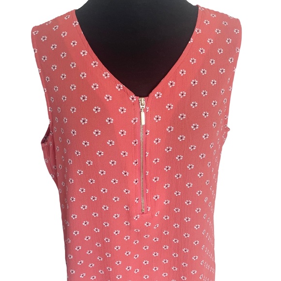 Roz & Ali Sleeveless Blouse - Picture 2 of 9